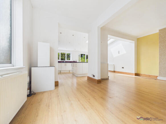 3 bed Semi-Detached for sale Image 4