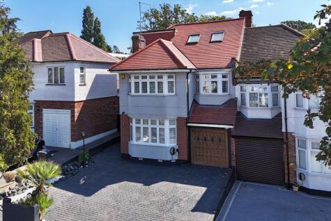 Osidge Lane, London, N14