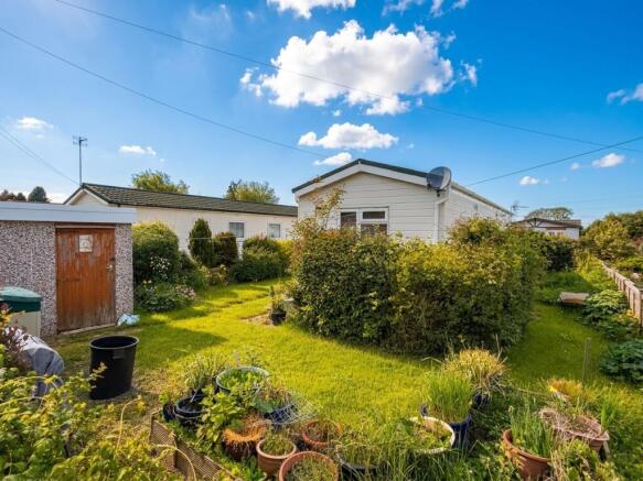 2 bed Park Home for sale Image 5