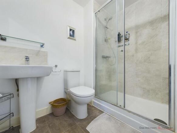 3 bed Terraced for sale Image 9