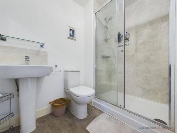 3 bed Terraced for sale Image 9