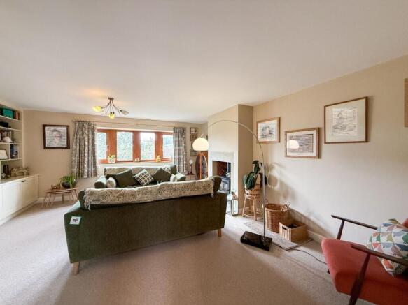 3 bed Semi-Detached for sale Image 7
