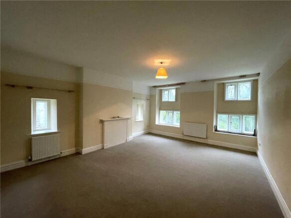 2 bed Semi-Detached to rent Image 4