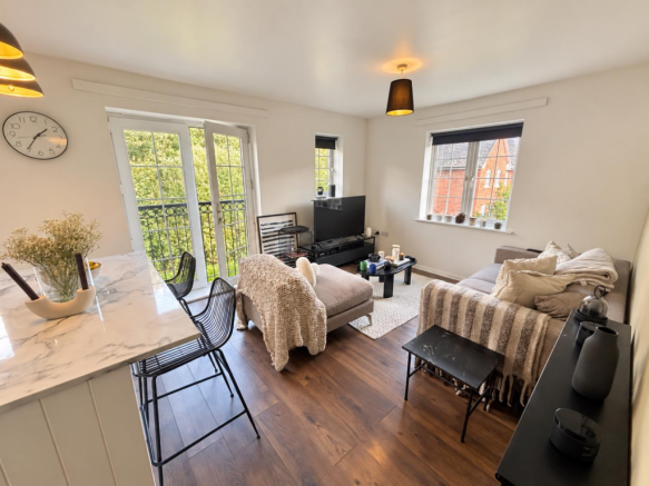 Lounge/Kitchen