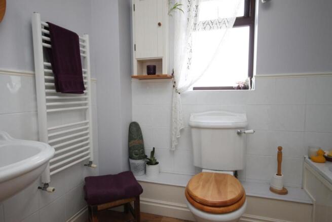 BATHROOM/W.C.