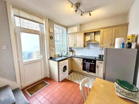 2 bed Terraced for sale Image 5