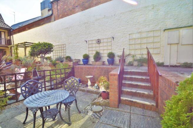 Courtyard garden