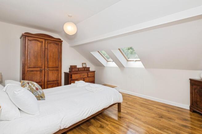 4 bed Detached for sale Image 12