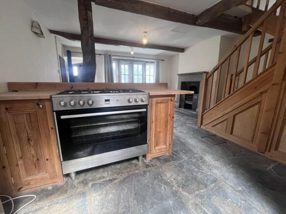 3 bed Not Specified to rent Image 6