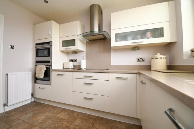 3 bed Detached for sale Image 11