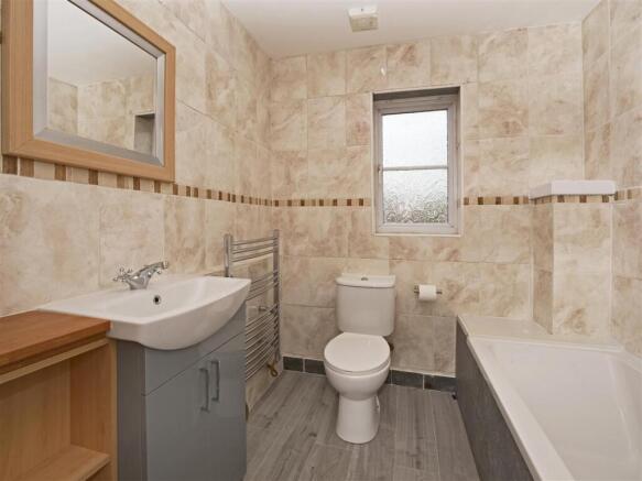 2 bed Town House to rent Image 6