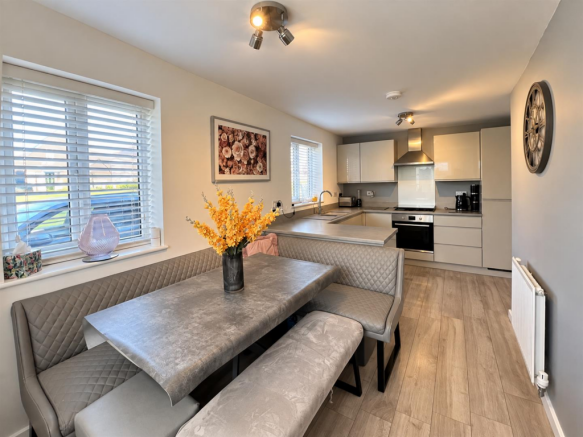 KITCHEN/DINER