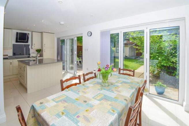 Kitchen/Dining