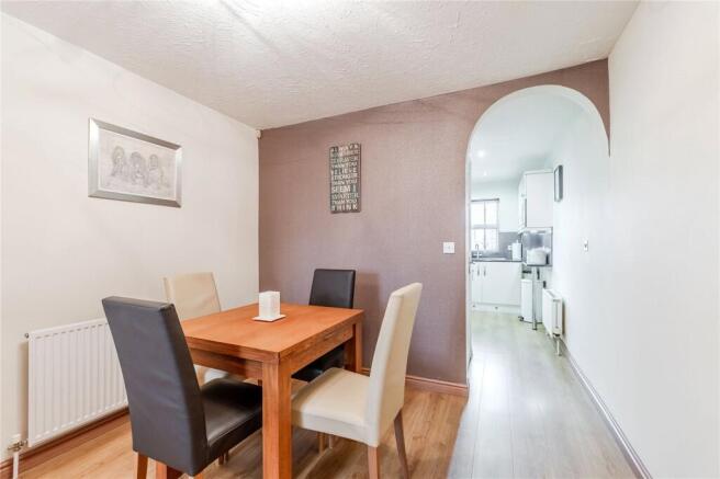 Redwald Drive, Guiseley, Leeds, West Yorkshire photo 4