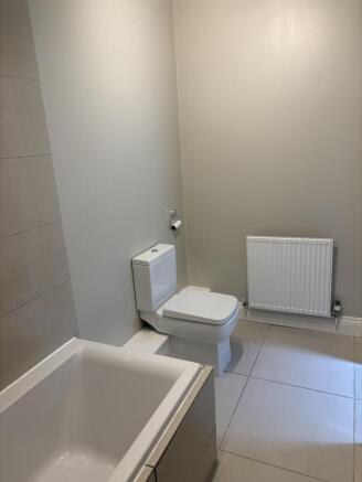 2 bed Ground Flat to rent Image 11
