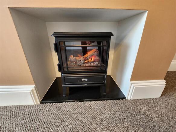3 bed Terraced to rent Image 6