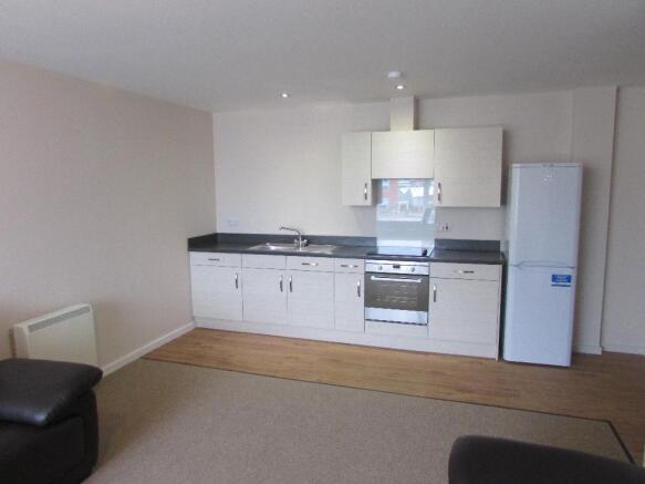 2 bed Apartment to rent Image 5