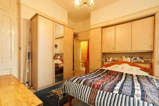 2 bed Flat for sale Image 8