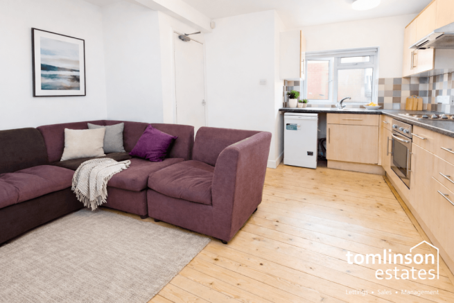 5 bed semi-detached house to rent Gregory Street,