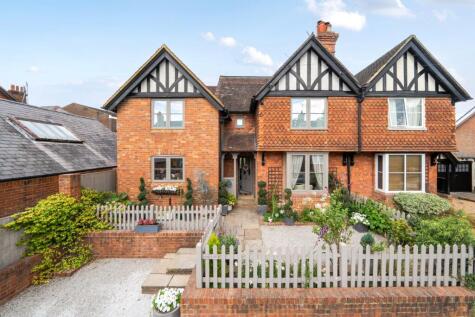 Knowle Lane, Cranleigh, GU6