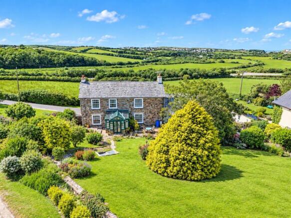 Hele Farmhouse