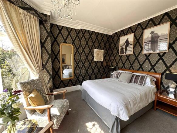 10 bed Semi-Detached for sale Image 7