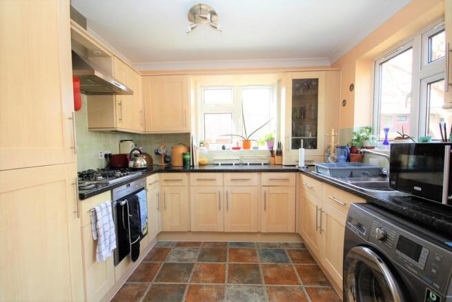 KITCHEN / DINING ROOM