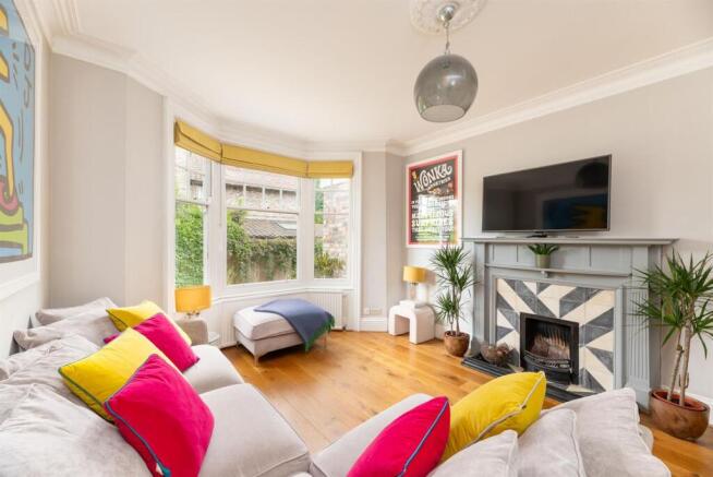 5 bed Semi-Detached for sale Image 6