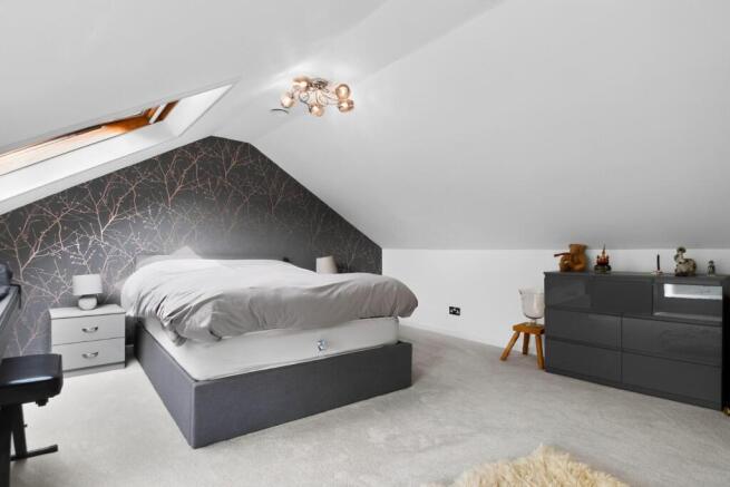 3 bed Apartment for sale Image 6