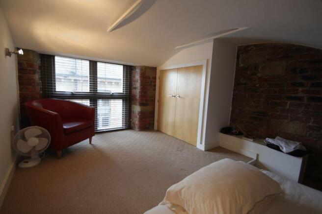 2 bed Flat to rent Image 4