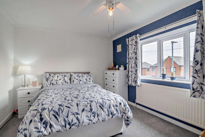 3 bed Semi-Detached for sale Image 6