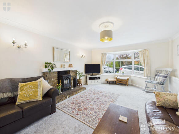 CAM03852G0-PR0606-STILL002