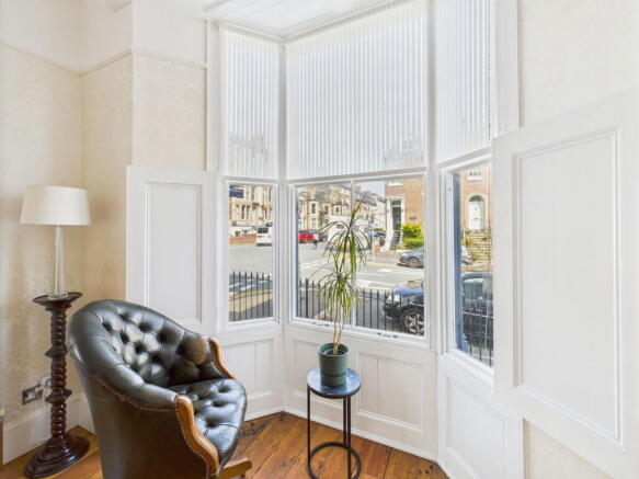 4 bed Town House for sale Image 8