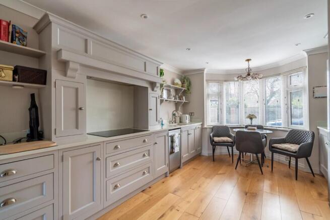4 bed Detached for sale Image 7