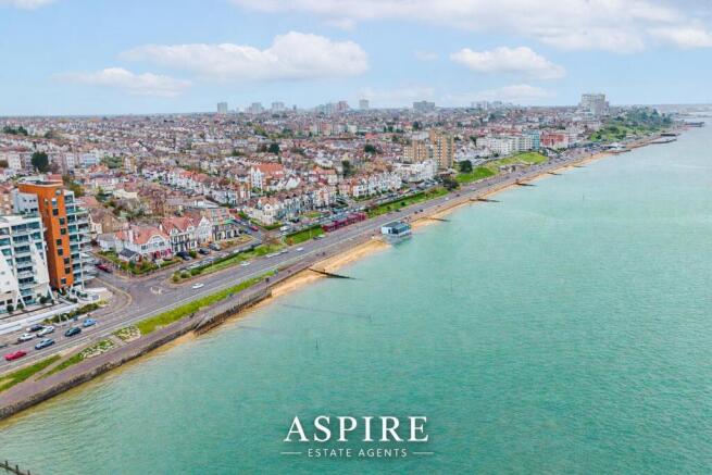 The Leas, Westcliff-On-Sea photo 4
