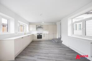 45, Heather Avenue, Romford RM1 4SU