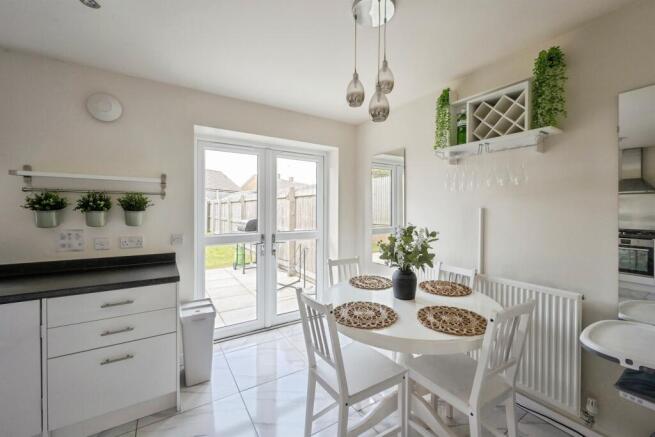 3 bed Semi-Detached for sale Image 10