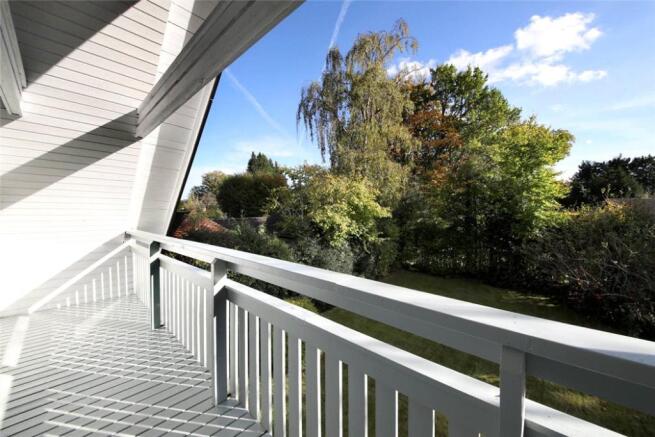 Master Balcony Gu20