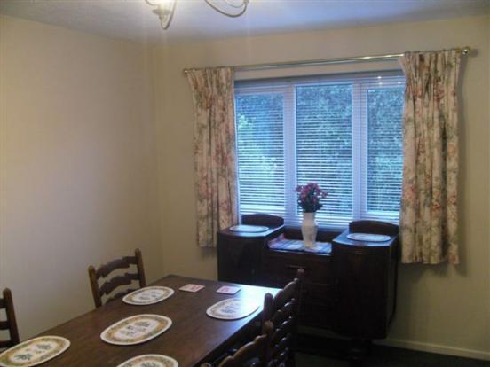 Dining_1_small.JPG