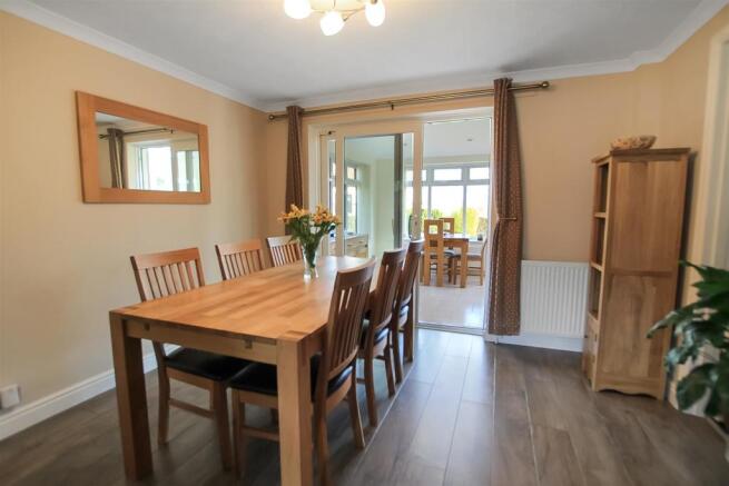 Dining Room.jpg