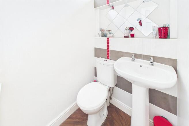 3 bed Terraced for sale Image 5