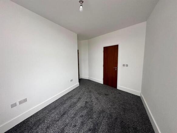 2 bed Flat to rent Image 7
