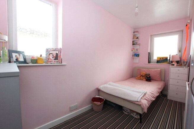 4 bed Semi-Detached for sale Image 10