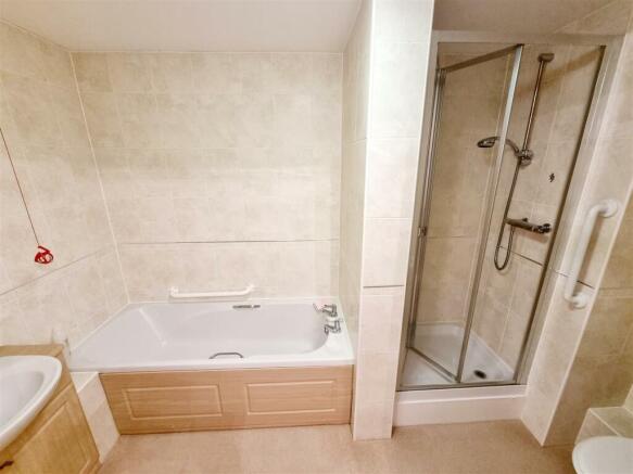 Bathroom.jpg