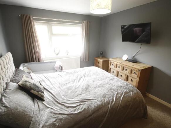REAR DOUBLE BEDROOM 1