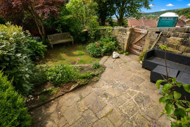 4 bed Semi-Detached for sale Image 2