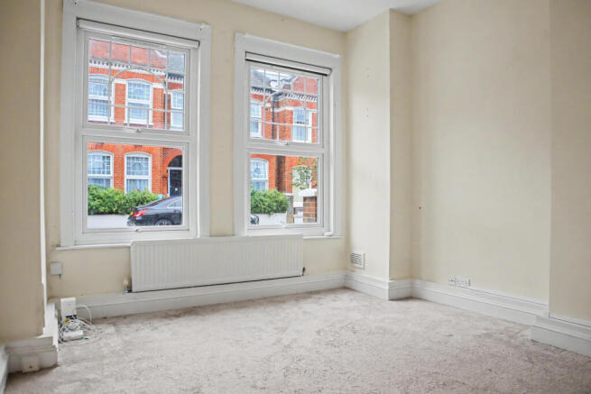 Flat 1, 39 Dafforne Road, Tooting, London SW17 8TY