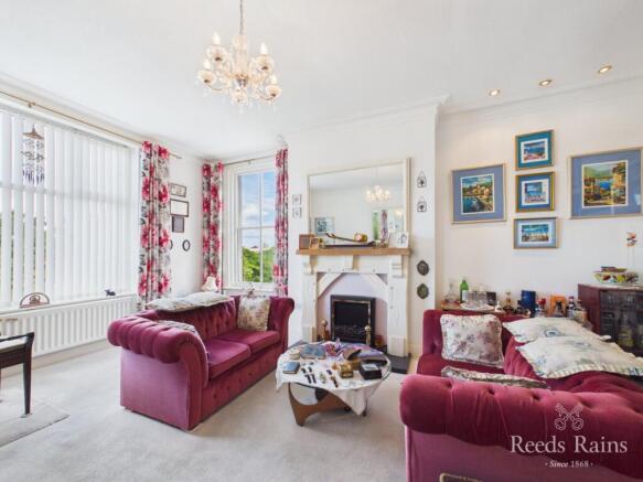 3 bed Apartment for sale Image 9