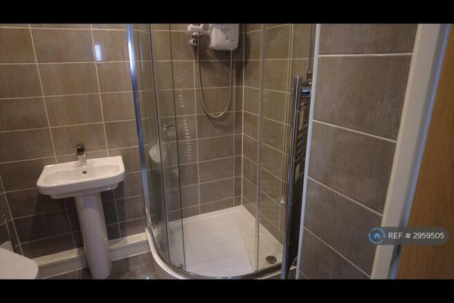 2 bed Semi-Detached to rent Image 4