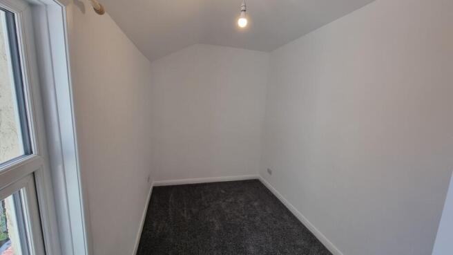 3 bed Terraced to rent Image 12